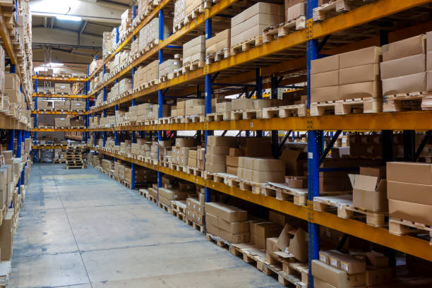 Difference  Between Warehouse and Storage